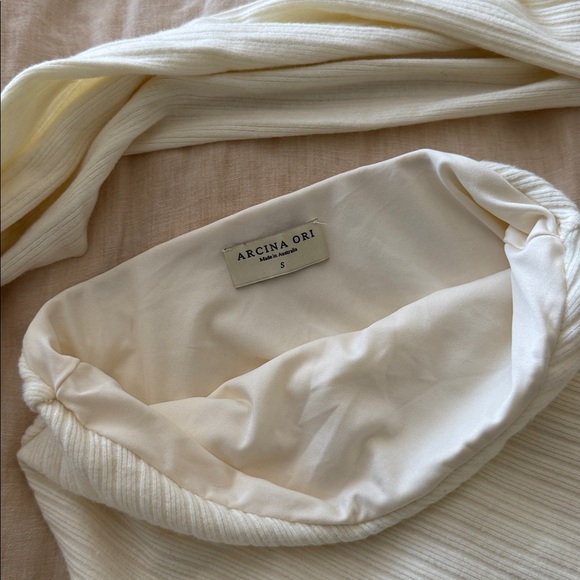 Arcina Ori Elegant Cream Strapless Evening Gown - Picture 5 of 6